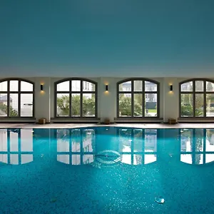 Отель Grand Visconti Palace