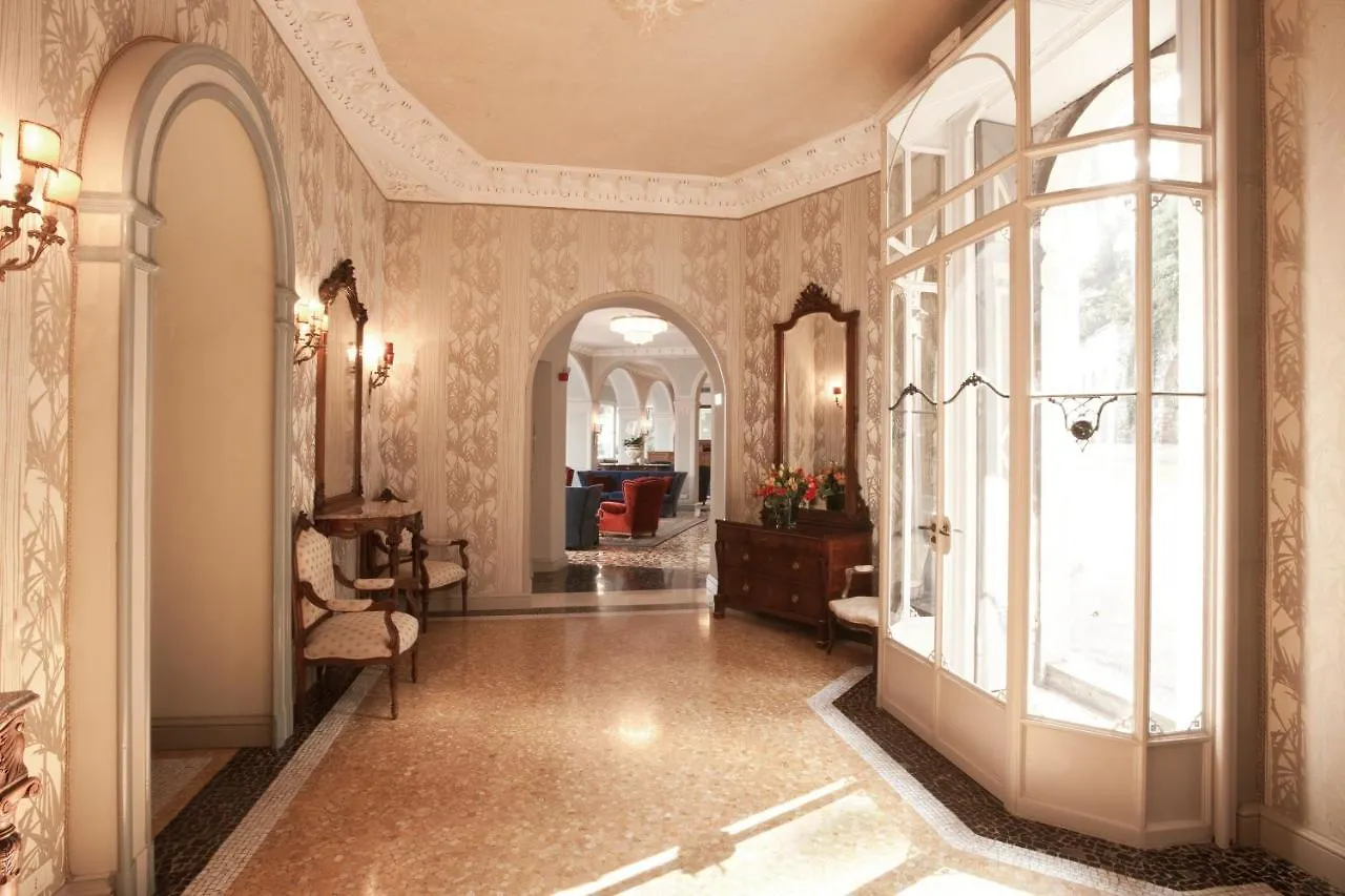 Hotel Villa Flori Como