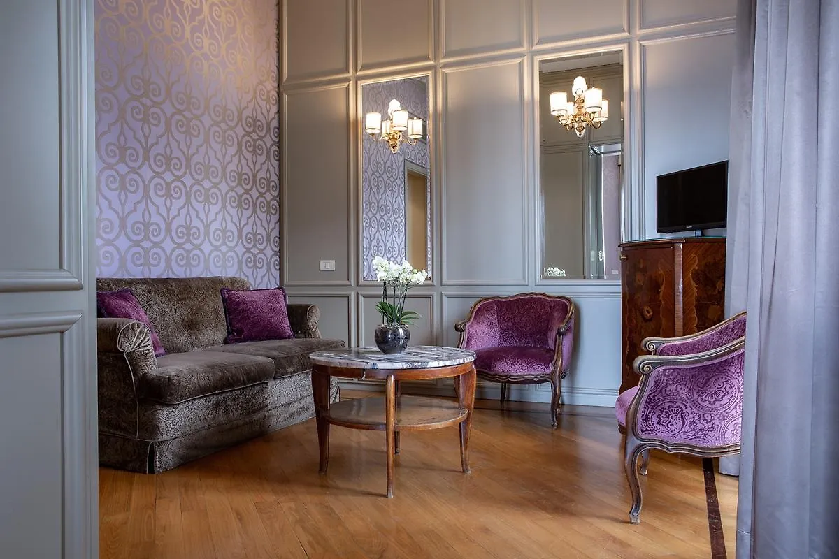 Hotel Villa Flori Como 4*,