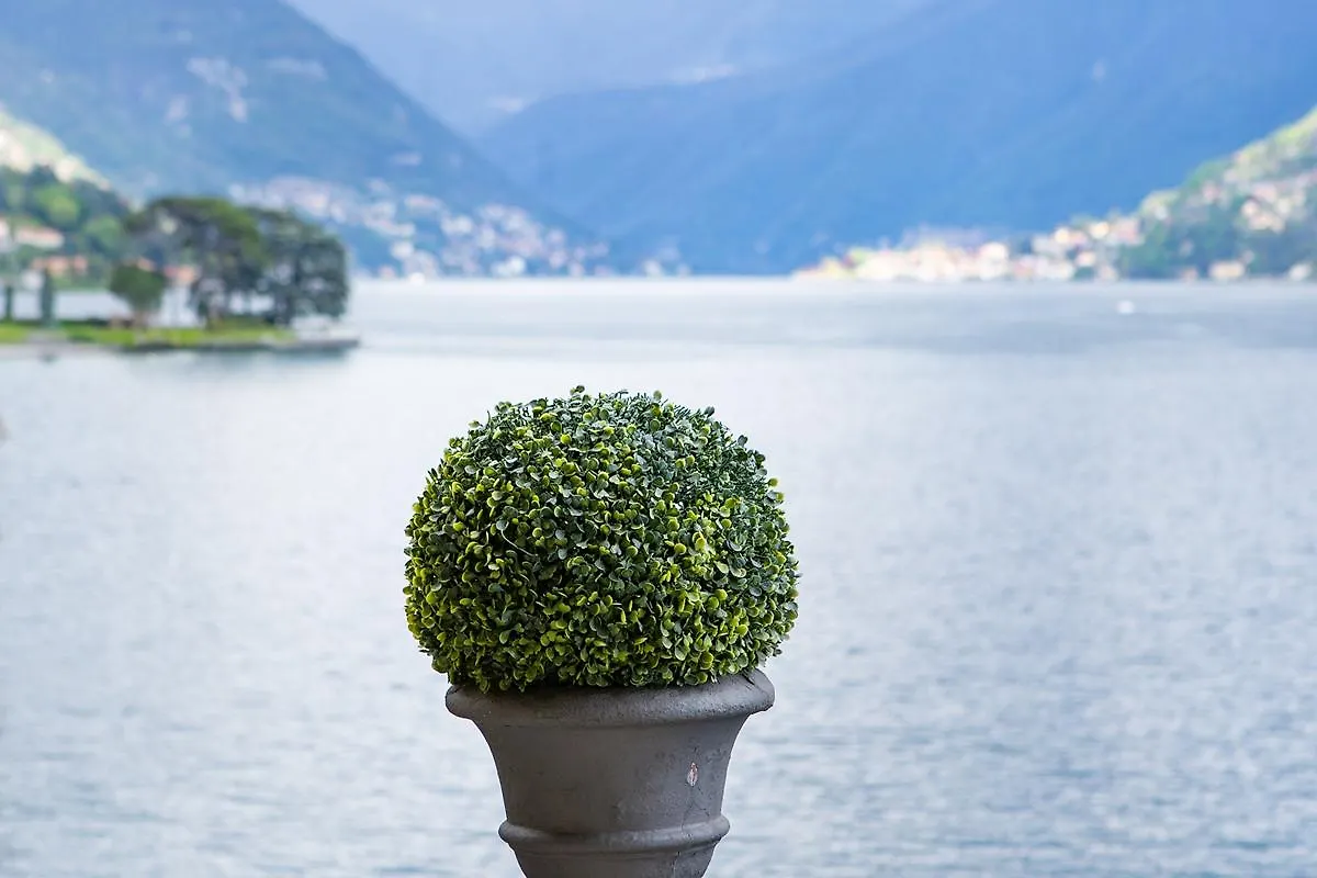 Hotel Villa Flori Como 4*,